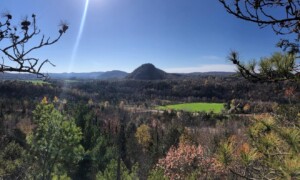 Les amateurs de randonnée apprécient la Montagne d’Argent à Mont-Tremblant, dans les Laurentides.