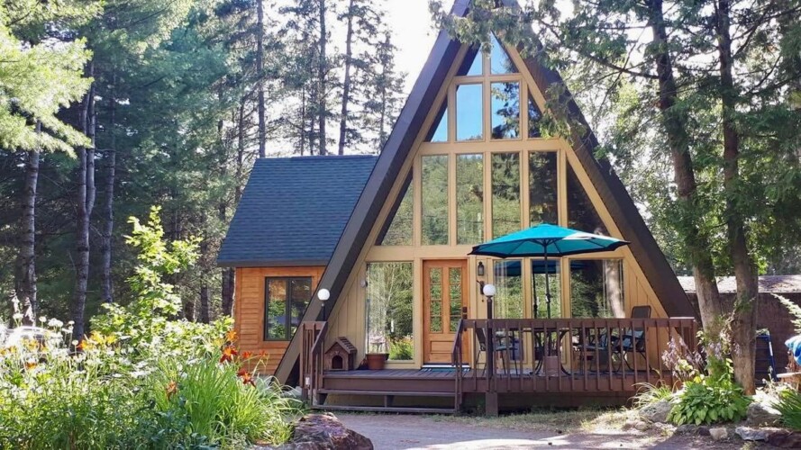 Façade du Chalet à louer Le Petit Suisse en Maurice, chalet avec spa à Sainte-Émélie-de-l'Énergie
