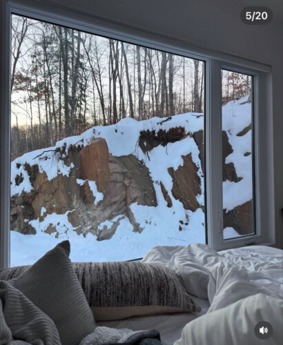 Vue extérieur du chalet à louer Luxe montagne dans les Laurentides, chalet en montagne à La Conception
