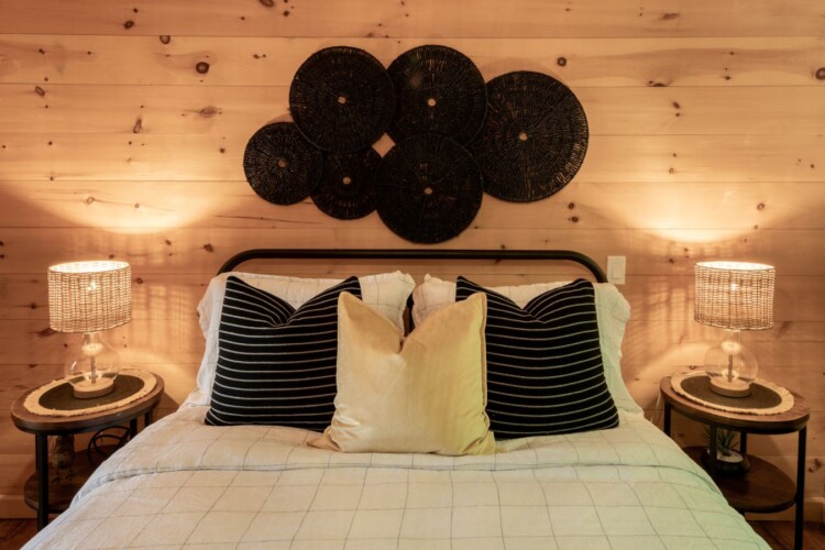 Chambre du chalet à louer Chalet Chic Rustique dans les Laurentides, chalet avec spa à Val-des-Lacs