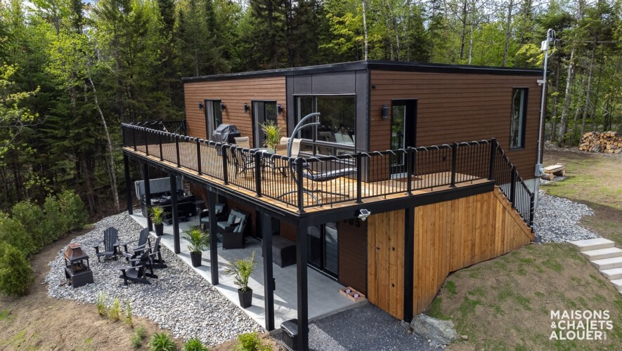 Vue globale du chalet à louer Au Petit Bonheur à Chaudière-Appalaches, chalet avec spa à Adstock