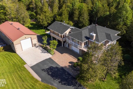 Vue des airs du Chalet à louer L’Escapade d’Adstock à Chaudière-Appalaches, chalet avec spa à Adstock