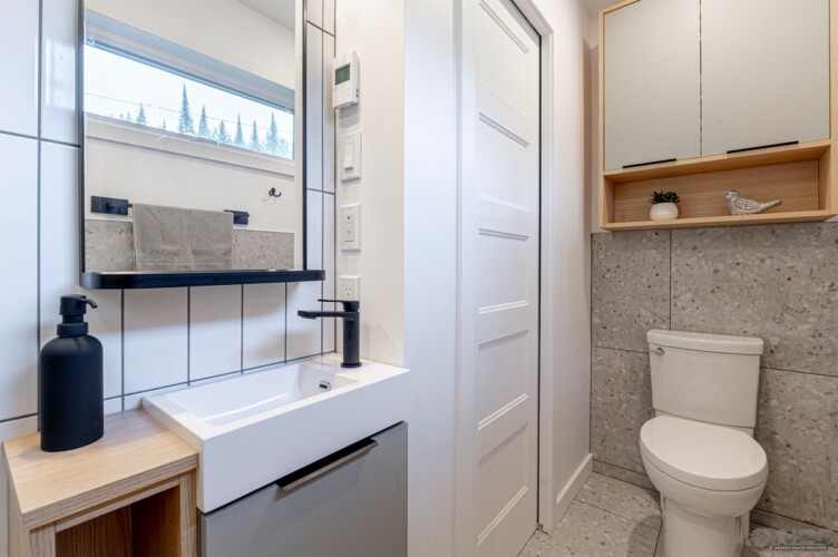 Salle de bain du Chalet à louer Le Skieur Adstock à Chaudière-Appalaches, chalet avec sauna à Adstock.