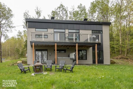 Façade du Chalet à louer Venus en Estrie, chalet avec spa à Val-Racine