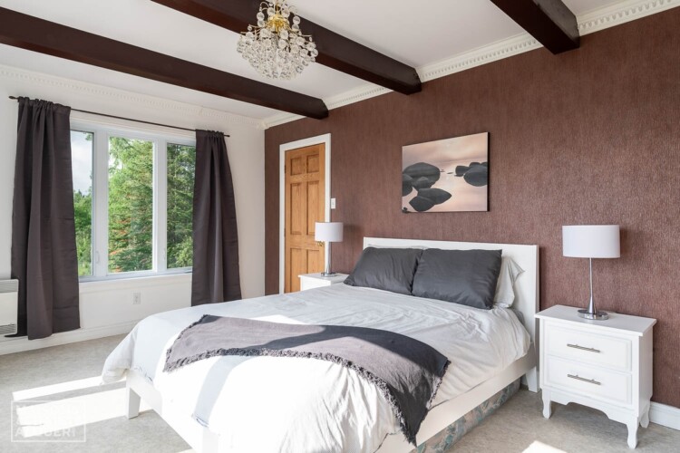 Chambre du Chalet en location Le Saphir à Chaudière-Appalaches, chalet au bord de l'eau à Beaulac-Garthby