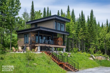 Façade du Chalet à louer Le Skieur Adstock à Chaudière-Appalaches, chalet avec sauna à Adstock sur le site de Chalet à rabais.