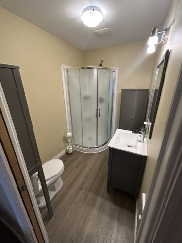 Salle de bain du Chalet en location Chalet Pic-Bois en Mauricie, chalet avec spa à Lac-Normand.
